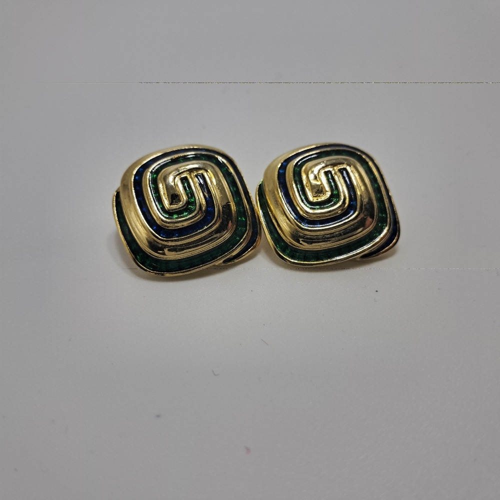 Vintage 1960's Gold Tone Earrings